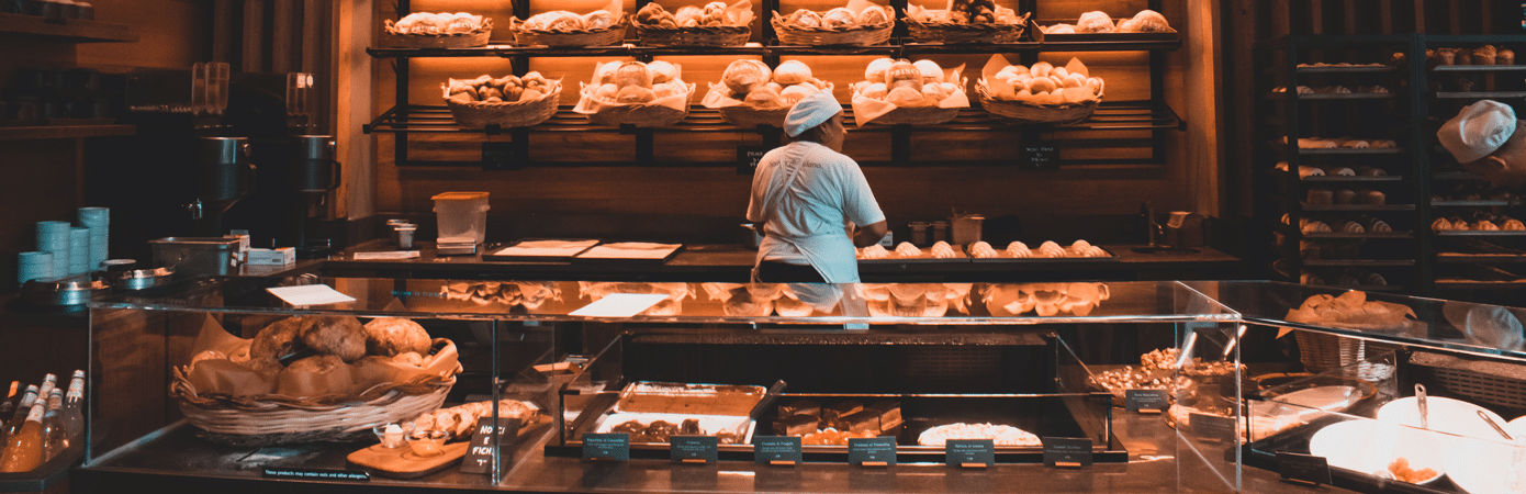 vitrine-boulangerie-traditionnelle-etiquetage